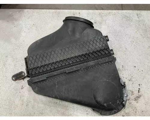 Freightliner CASCADIA Air Cleaner