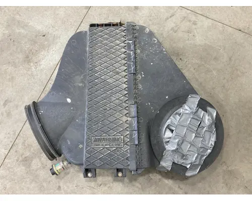 Freightliner CASCADIA Air Cleaner