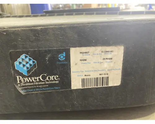 Freightliner CASCADIA Air Cleaner