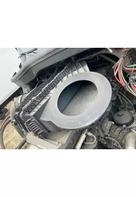 Freightliner CASCADIA Air Cleaner