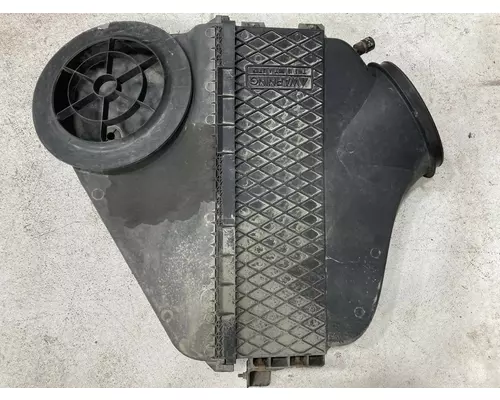 Freightliner CASCADIA Air Cleaner