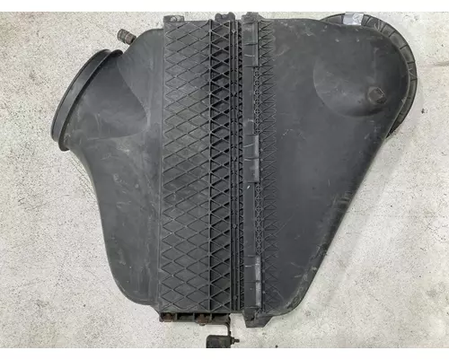 Freightliner CASCADIA Air Cleaner
