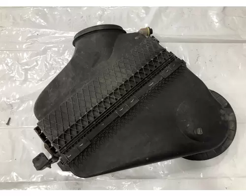 Freightliner CASCADIA Air Cleaner
