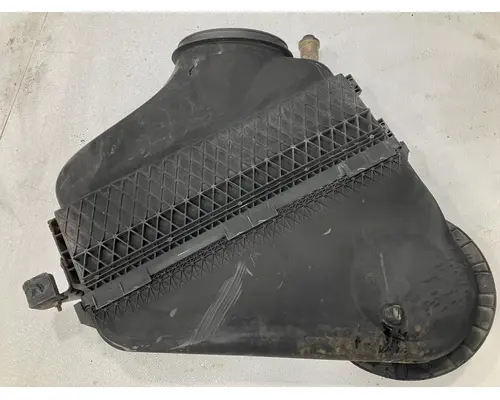 Freightliner CASCADIA Air Cleaner