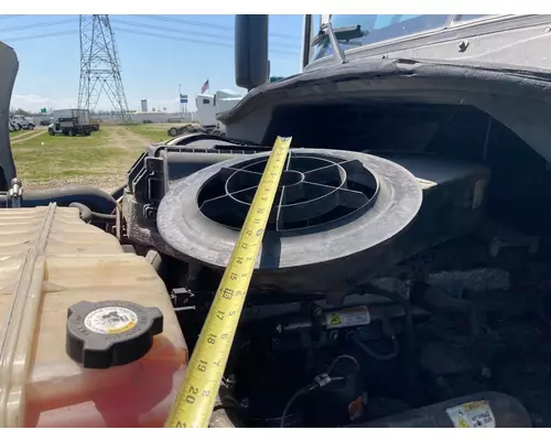 Freightliner CASCADIA Air Cleaner