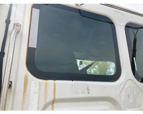 Freightliner CASCADIA Back Glass