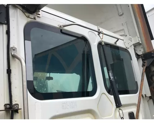 Freightliner CASCADIA Back Glass