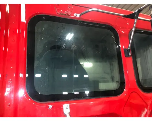Freightliner CASCADIA Back Glass