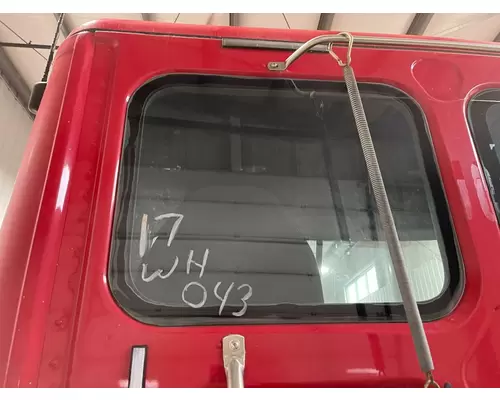 Freightliner CASCADIA Back Glass