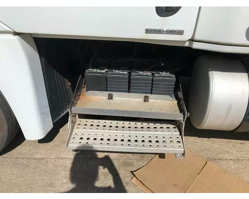 Freightliner CASCADIA Battery Box