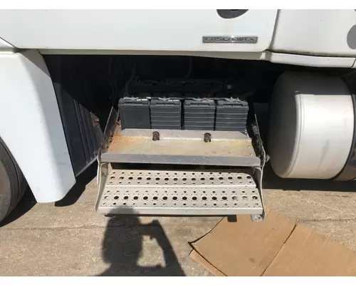 Freightliner CASCADIA Battery Box