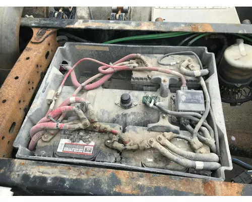 Freightliner CASCADIA Battery Box