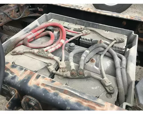 Freightliner CASCADIA Battery Box