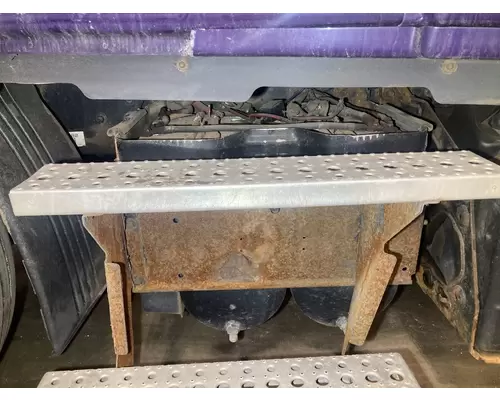 Freightliner CASCADIA Battery Box