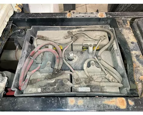 Freightliner CASCADIA Battery Box