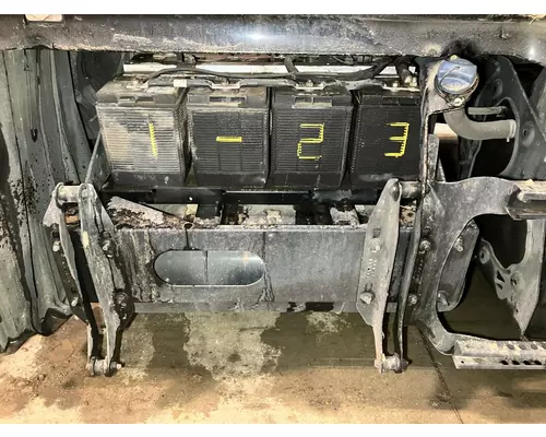 Freightliner CASCADIA Battery Box