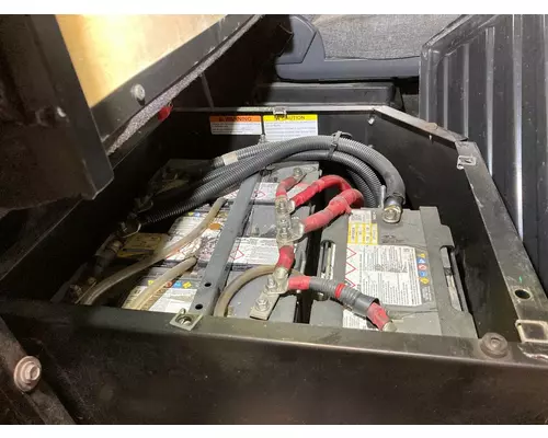 Freightliner CASCADIA Battery Box