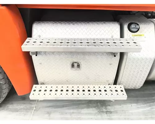 Freightliner CASCADIA Battery Box