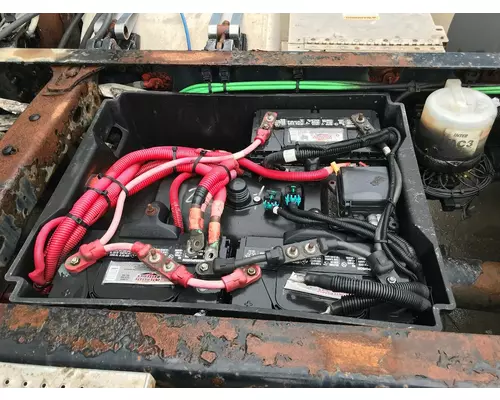 Freightliner CASCADIA Battery Box