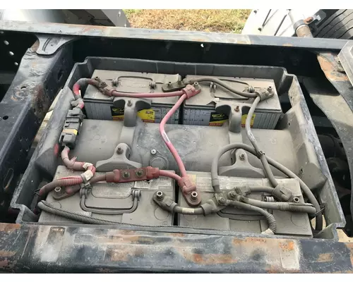 Freightliner CASCADIA Battery Box