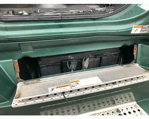 Freightliner CASCADIA Battery Box