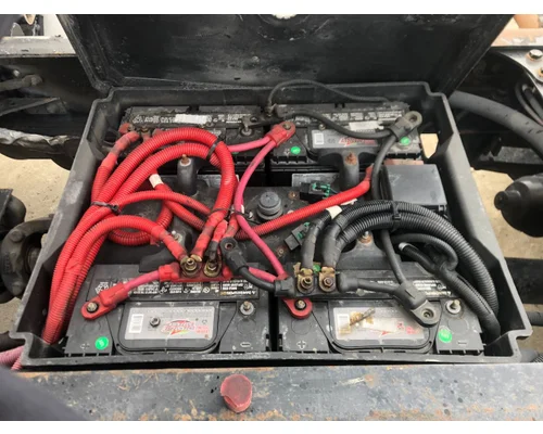 Freightliner CASCADIA Battery Box