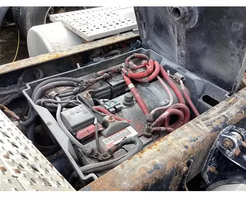 Freightliner CASCADIA Battery Box