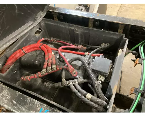 Freightliner CASCADIA Battery Box