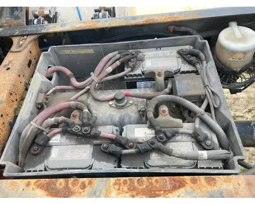 Freightliner CASCADIA Battery Box