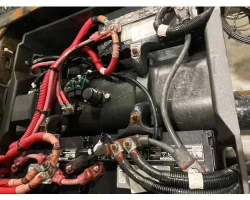 Freightliner CASCADIA Battery Box