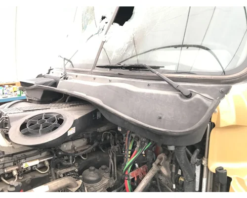 Freightliner CASCADIA Cowl