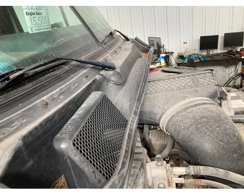 Freightliner CASCADIA Cowl