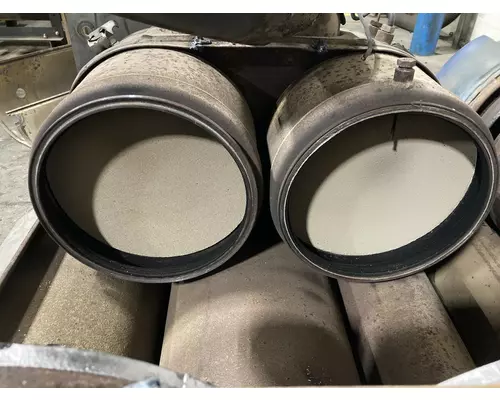 Freightliner CASCADIA DPF Assembly Less Filters