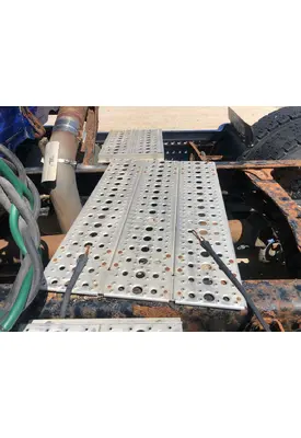 Freightliner CASCADIA Deckplate