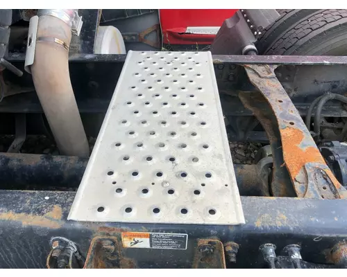 Freightliner CASCADIA Deckplate