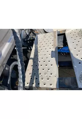 Freightliner CASCADIA Deckplate