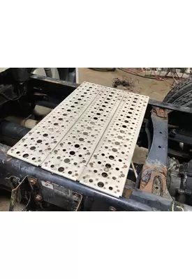 Freightliner CASCADIA Deckplate