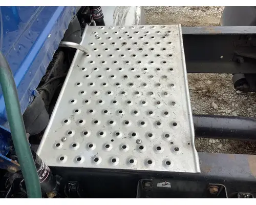 Freightliner CASCADIA Deckplate