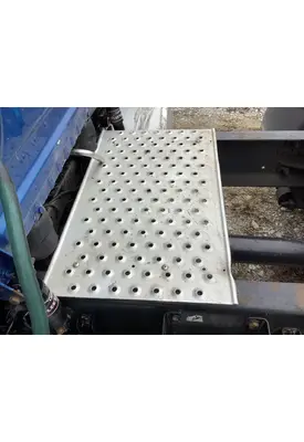 Freightliner CASCADIA Deckplate