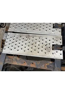Freightliner CASCADIA Deckplate