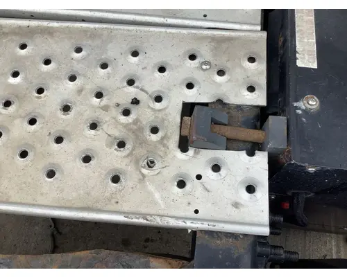 Freightliner CASCADIA Deckplate