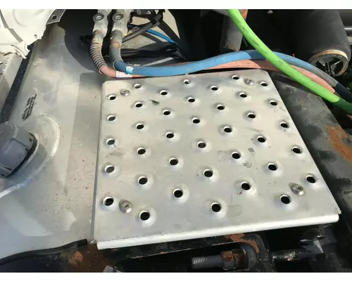 Freightliner CASCADIA Deckplate