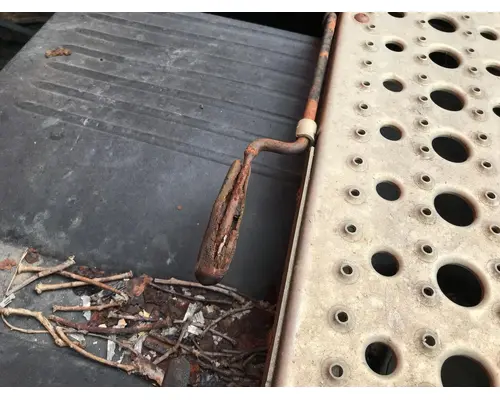 Freightliner CASCADIA Deckplate