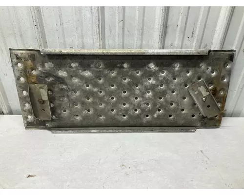 Freightliner CASCADIA Deckplate