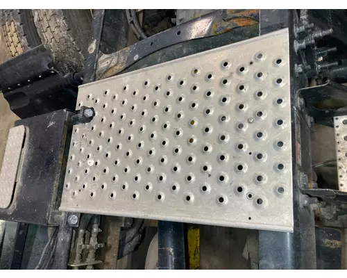 Freightliner CASCADIA Deckplate