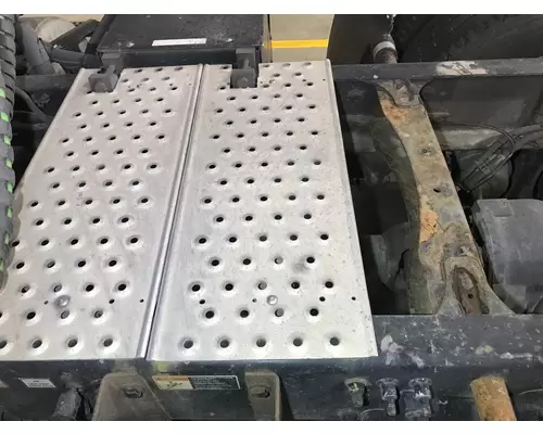 Freightliner CASCADIA Deckplate