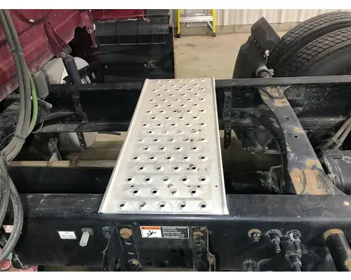 Freightliner CASCADIA Deckplate