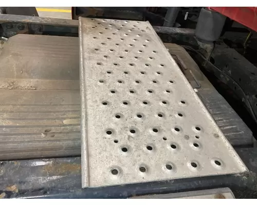 Freightliner CASCADIA Deckplate