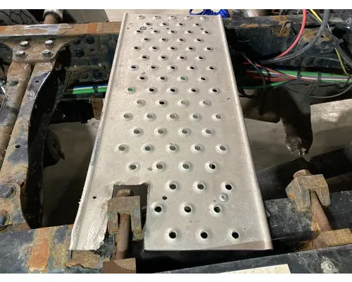 Freightliner CASCADIA Deckplate