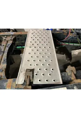 Freightliner CASCADIA Deckplate